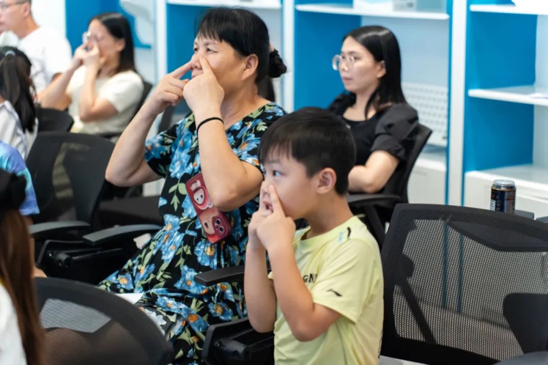 夏日眼科大揭秘——知识城园区总工会开启银海眼科眼健康亲子研学之旅！